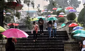 Đổi “món” cho du khách bằng lễ hội mưa
