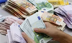 Euro xuống giá sau tin cứu trợ ngân hàng Bồ Đào Nha 