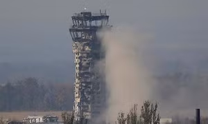 Ukraine cáo buộc đặc nhiệm Nga tham gia tấn công sân bay Donetsk 