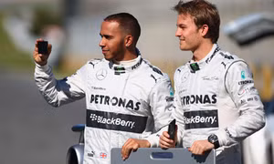 Lewis Hamilton và Nico Rosberg tranh chấp ngôi vương