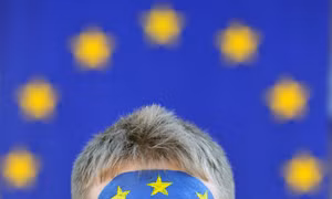 EU hoãn thực thi FTA với Ukraine 