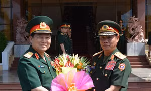 Cán bộ chính trị cấp cao quân đội Việt Nam - Lào hội đàm