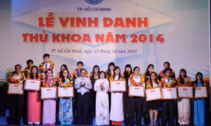 Thành phố Hồ Chí Minh vinh danh 84 thủ khoa