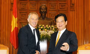 Thủ tướng Nguyễn Tấn Dũng tiếp cựu Thủ tướng Anh Tony Blair 