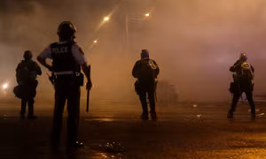 Vệ binh quốc gia đến Ferguson 'hạ nhiệt' bạo loạn