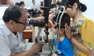 Ngăn ngừa dịch đau mắt đỏ lây lan tại bệnh viện