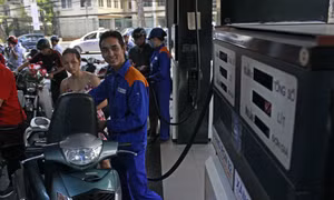 Petrolimex khẳng định điều chỉnh giá xăng dầu theo thị trường