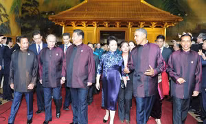 Thời trang APEC biến đổi qua các năm