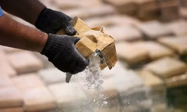Phát hiện 3,5 tấn cocaine trôi dạt tại Thái Bình Dương