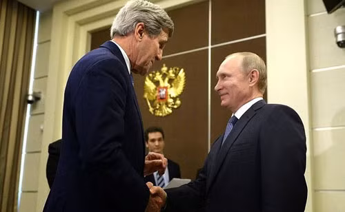 “Mỹ, EU rũ bỏ Ukraine để đổi lấy ủng hộ chính trị từ Nga” ảnh 1