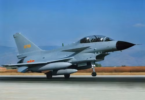 Iran mua hàng trăm máy bay chiến đấu Trung Quốc và Nga ảnh 1