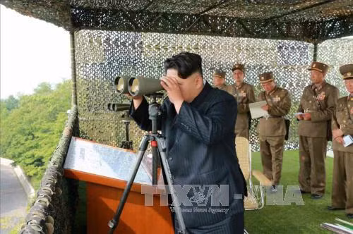 Ông Kim Jong-un thị sát diễn tập chiến tranh chống Mỹ-Hàn ảnh 1