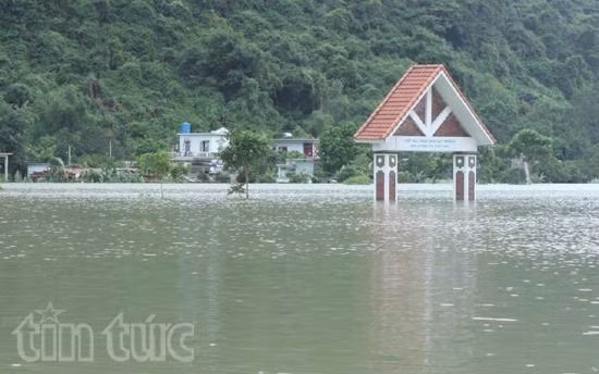 Xã Việt Hải, Hải Phòng bị cô lập 4 ngày liên tiếp vì mưa lớn ảnh 2