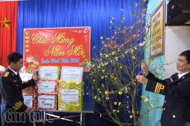 Tết ấm áp của chiến sĩ đảo tiền tiêu ảnh 1
