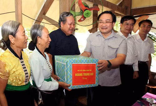 Nhiều công trình tái định cư thủy điện Sơn La hoàn thành trước Tết ảnh 1