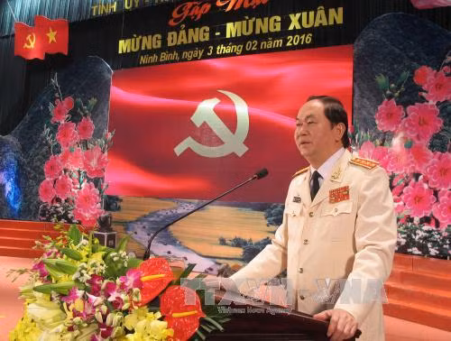 Lãnh đạo Đảng, Nhà nước chúc Tết và tặng quà người nghèo ảnh 2