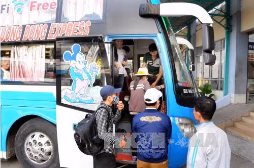Vật vã… về quê ăn Tết ảnh 1