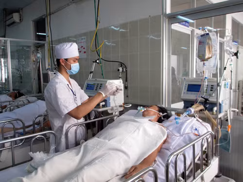 Bệnh viện trực 24/24 trong dịp Tết ảnh 1