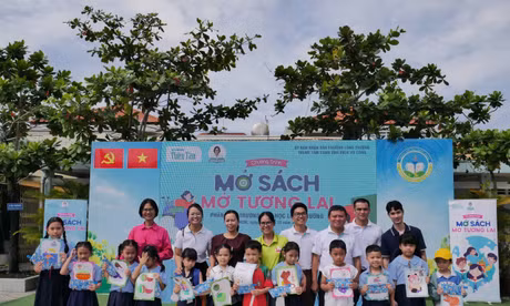 Quỹ Giáo dục Thiện Tâm đưa sách và sân khấu đến gần học sinh, sinh viên