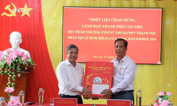 Lãnh đạo Cần Thơ thăm, chúc mừng đồng bào Khmer dịp lễ Sene Dolta