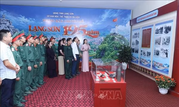 Trưng bày chuyên đề 'Lạng Sơn - 195 năm hành trình lịch sử và đổi mới'