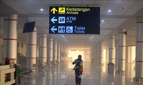 Indonesia: Khói mù ảnh hưởng gần 2.800 chuyến bay