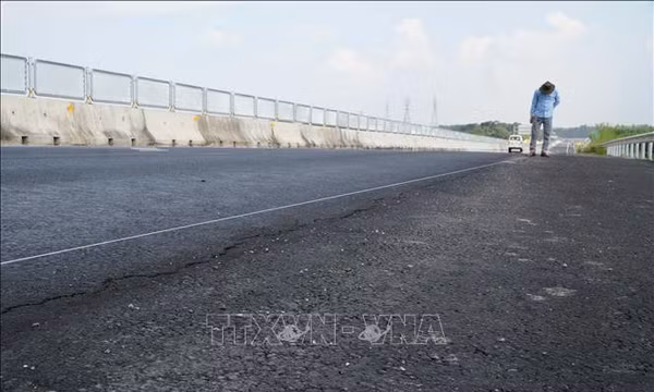 Khẩn trương khắc phục lún, nứt cục bộ trên cao tốc Biên Hòa - Vũng Tàu