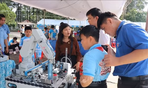 Đưa chuyển đổi số đến gần hơn với người dân