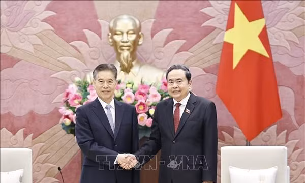 Chủ tịch Quốc hội tiếp Chủ nhiệm Ủy ban Tài chính - Kinh tế của Nhân đại toàn quốc Trung Quốc