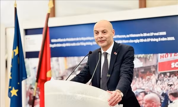 Đại sứ Pháp Didier Le Bret: Việt Nam đang phát triển tự tin và cởi mở