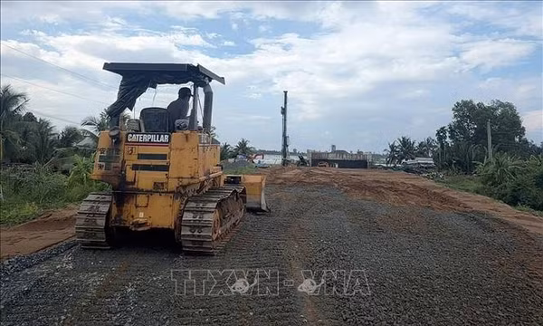 Phát động 61 ngày đêm thi đua đưa dự án đường Hồ Chí Minh về đích đúng tiến độ