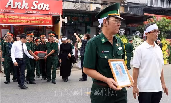 Truy điệu, an táng hài cốt liệt sĩ sau gần 80 năm tìm kiếm