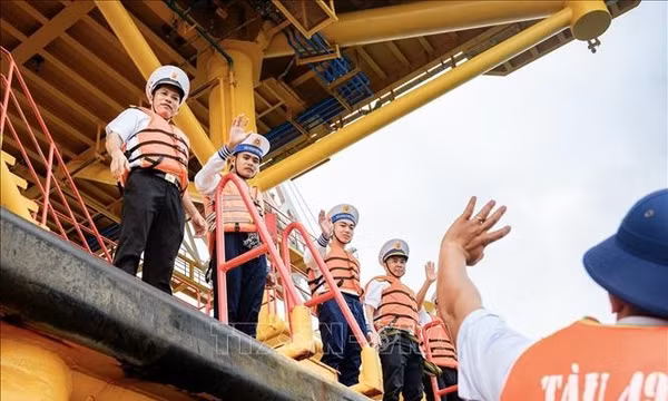 Hậu phương nối liền tiền tiêu- Bài 2: Nghĩa tình hậu phương dành cho tuyến đầu