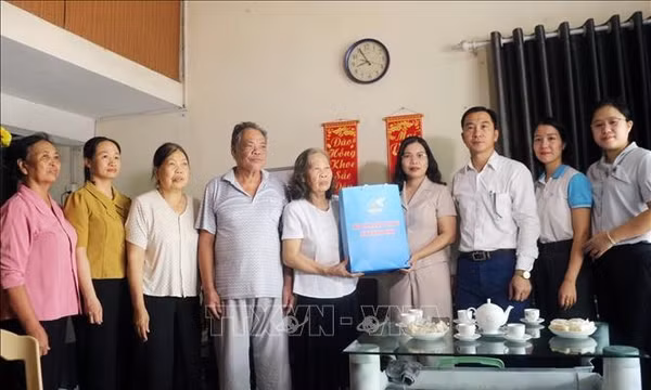 Những 'bông hoa thép' Lam Hạ trong ký ức người ở lại