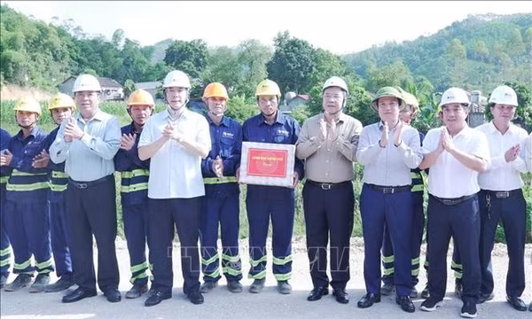 Tăng tốc thi công cao tốc Hữu Nghị - Chi Lăng và Đồng Đăng - Trà Lĩnh