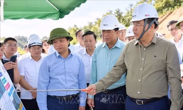 Kiểm tra, chỉ đạo đẩy nhanh tiến độ 2 tuyến cao tốc Hữu Nghị - Chi Lăng và Đồng Đăng - Trà Lĩnh