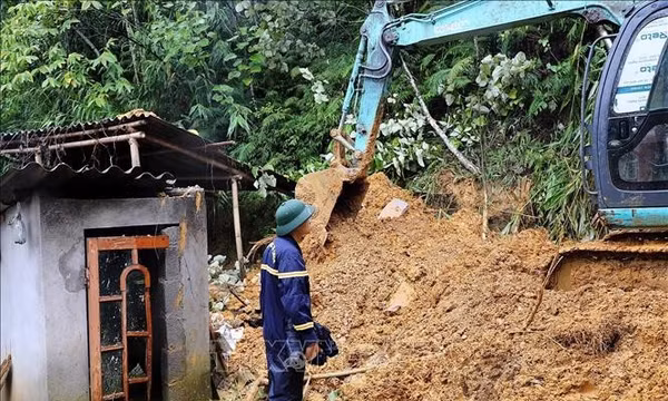 Di dời, sơ tán 339 hộ dân ra khỏi vùng có nguy cơ sạt lở
