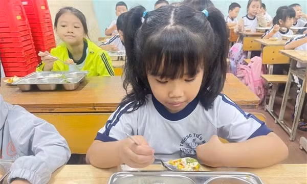 Giám sát chặt chẽ các bếp ăn bán trú trong trường học