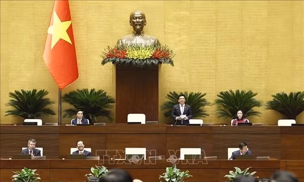 Quốc hội thảo luận về sửa đổi Luật Kinh doanh bất động sản, Luật Thực hiện dân chủ ở cơ sở 