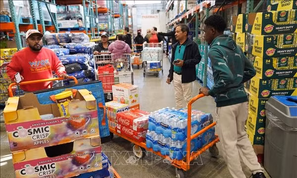 Chính sách thuế quan đẩy giá hàng hóa ở Mỹ tăng 2,9 điểm phần trăm