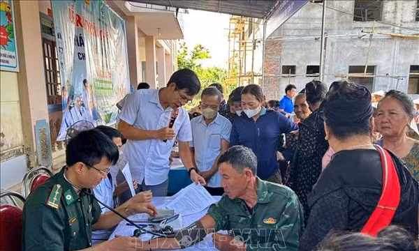 Hiệu quả mô hình 'Tủ thuốc biên cương' nơi phên giậu Tổ quốc