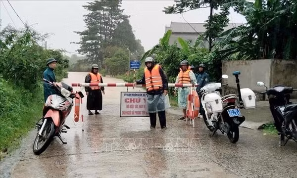Các xã miền núi phía Tây Quảng Trị khắc phục hậu quả mưa lũ