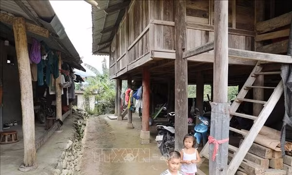 Hơn 80 hộ dân xã Bum Nưa (Lai Châu) mong sớm có nơi an cư