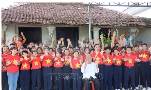 Giữ lửa tri ân cho thế hệ trẻ