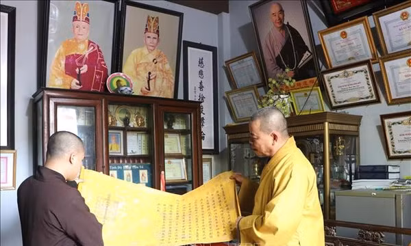 Ngôi chùa Hoa Sơn lưu giữ 18 sắc phong cổ quý giá hơn 200 năm