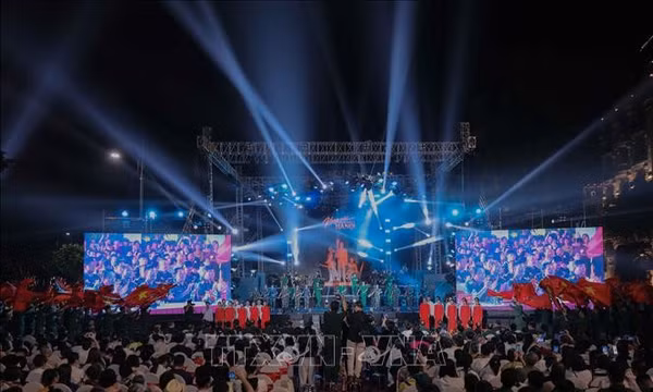 '80 năm - Vang mãi bản hùng ca Hà Nội': Khúc tráng ca người chiến sĩ Thủ đô