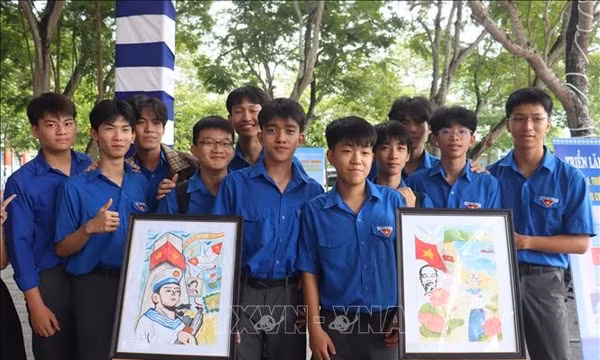 Triển lãm hơn 100 tư liệu, hình ảnh 'Hoàng Sa, Trường Sa của Việt Nam'