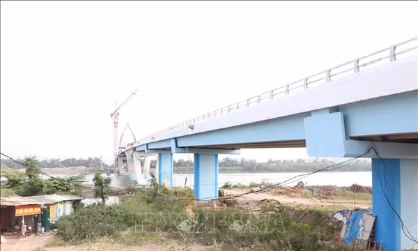 Hải Phòng: Hợp long cầu Tân An vượt sông Kinh Thầy