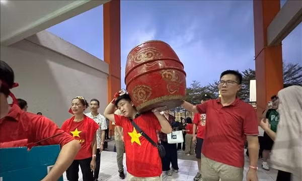 FIFA ASEAN Cup 2026: Cổ động viên Việt Nam hội tụ truyền cảm hứng trước trận đấu Thái Lan