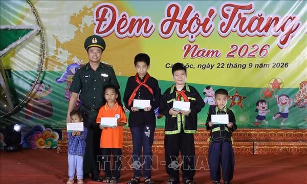 Trách nhiệm và tình cảm của người lính với mầm non biên cương